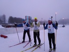 Lähtöviivalla joukkueiden aloittajat: Jouko (11), Jarmo (31) ja Sonja (21).